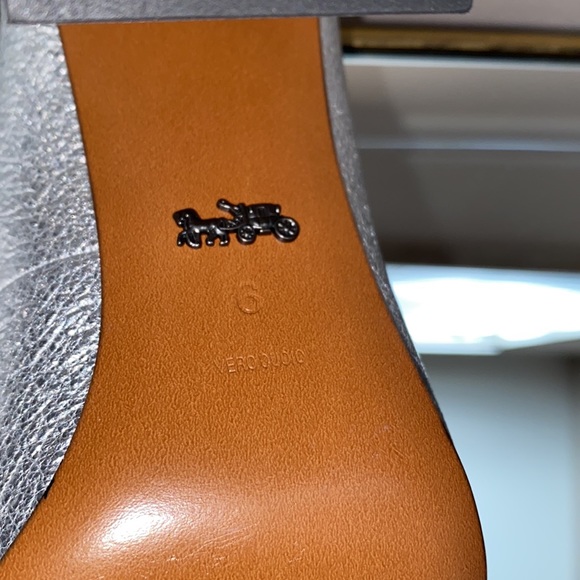 Coach metallic silver block heeled loafer. Size 6 - Picture 9 of 11